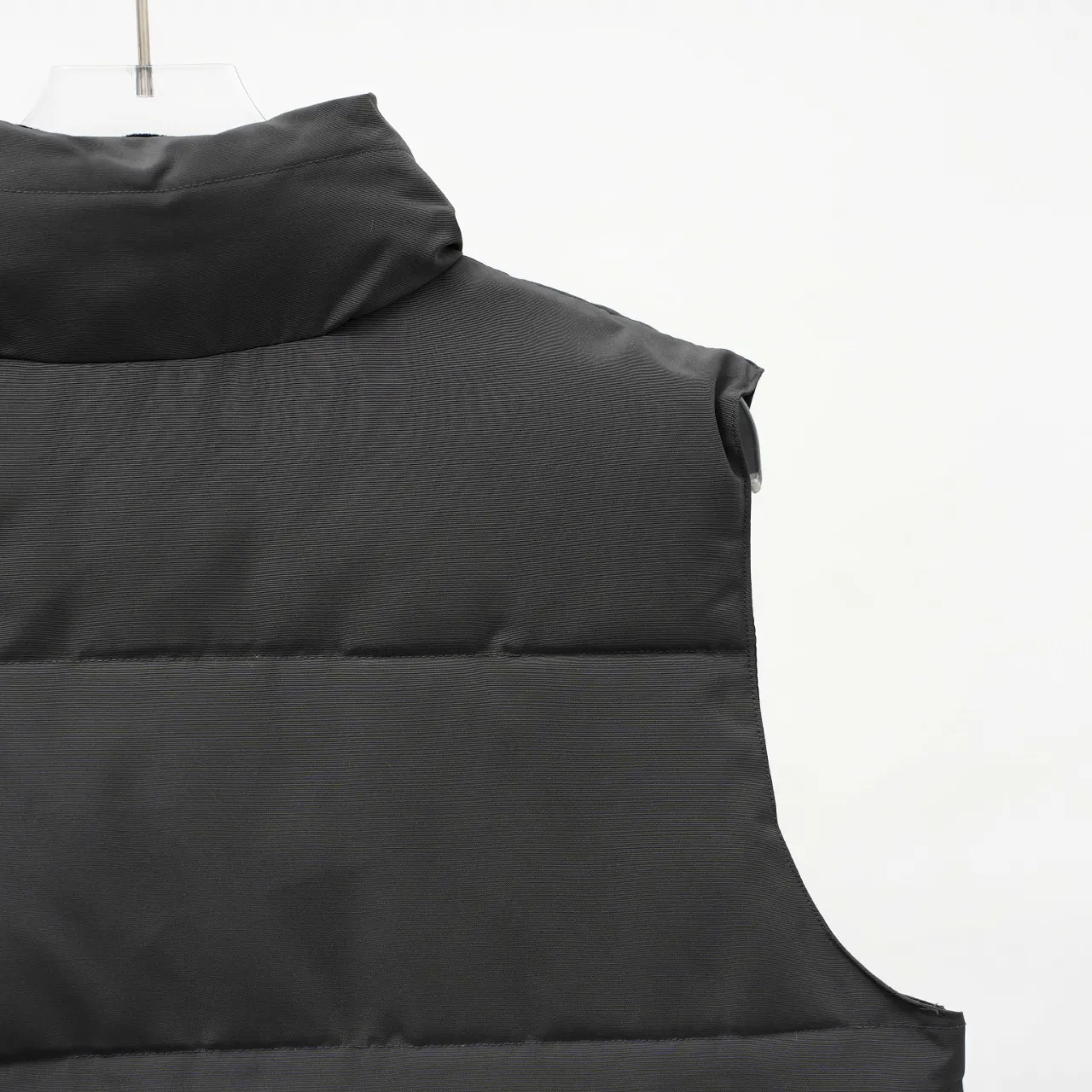 P340 CANADA GOOSE丨Canada Goose Slant Pocket Stand Collar Down Vest Color: Graphite Red Size: XS-XXL
